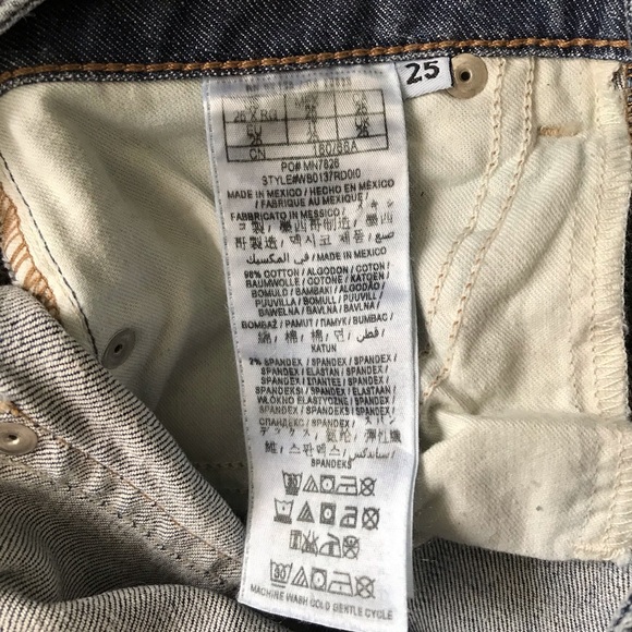 Guess jeans strait leg medium wash low rise - Picture 4 of 4